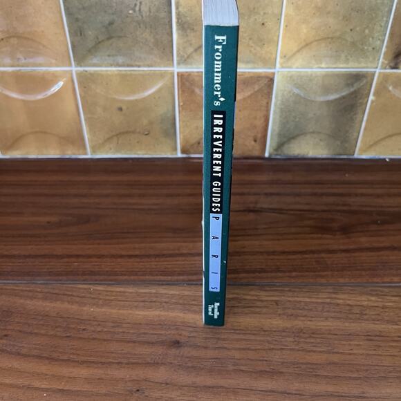 Frommers Irreverent Guides Paris Macmillan Travel 1996 First Edition - Picture 3 of 9